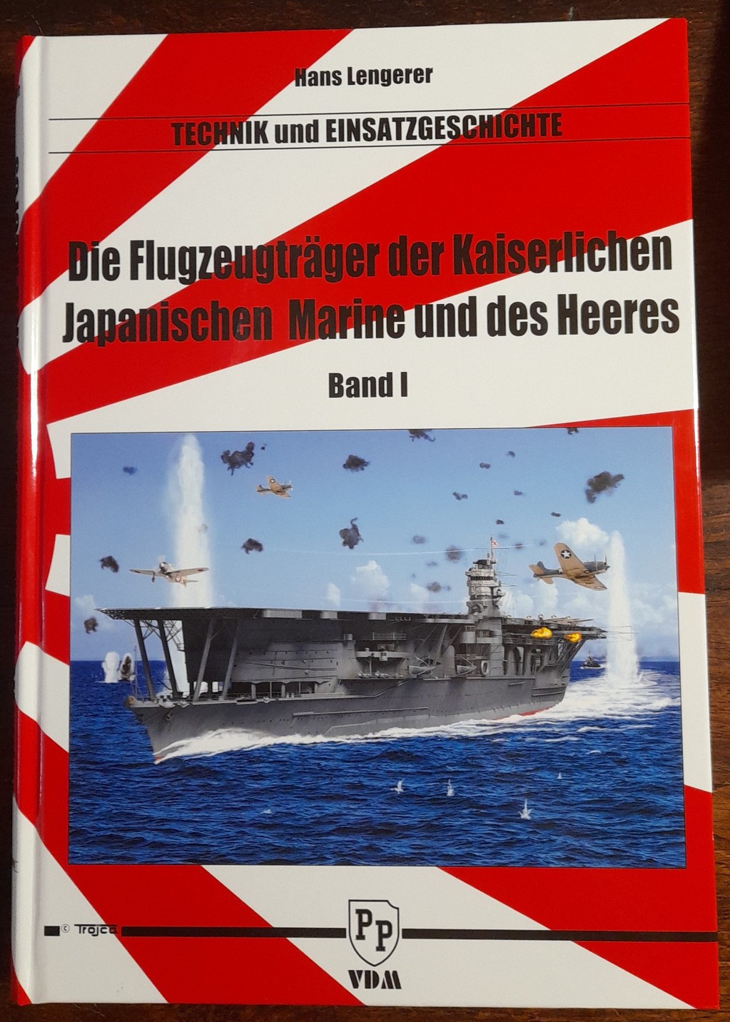 Parutions de livres sur le monde maritime Eq5SQb-IJN-Carriers