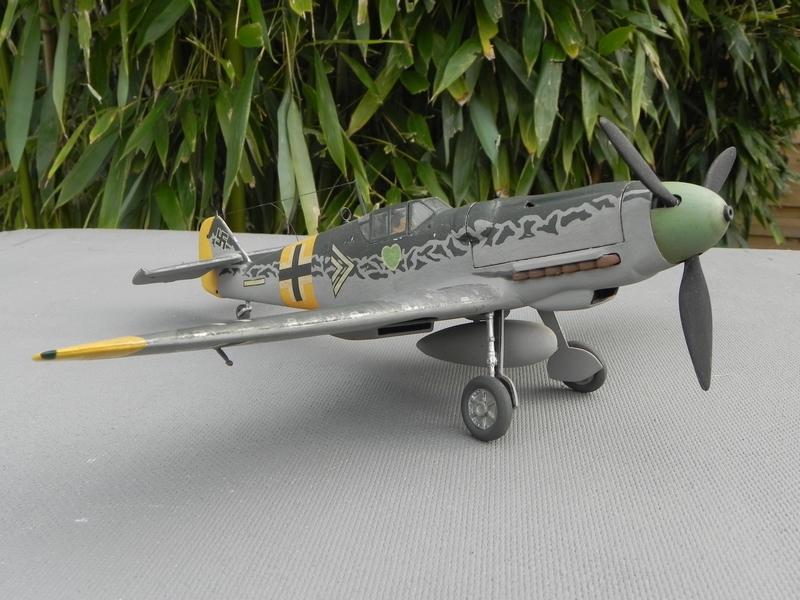 [Revell] 1/32 - Messerschmitt Bf 109 G-6 de Gerhard BARKHORN   (bf109)    B8sZQb-DSCN3044