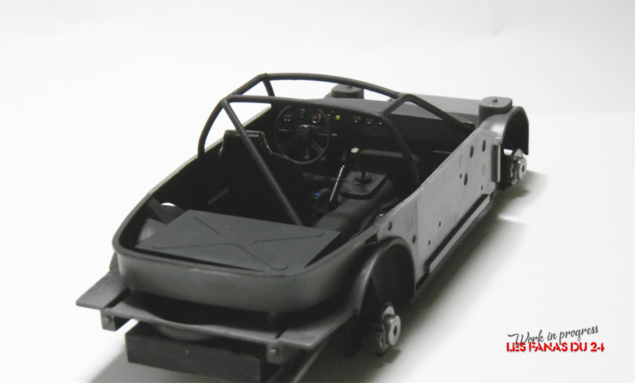 Mazda Savanna Rx7  [Hasegawa] - Page 2 WmciRb-Savanna-interieur7