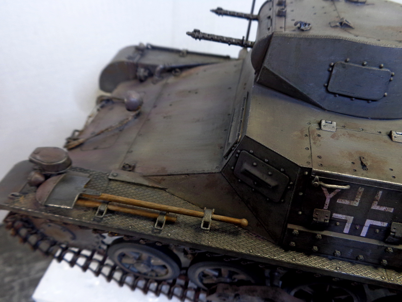 Panzer I Ausf B - Takom - 1/16 W7XqRb-14