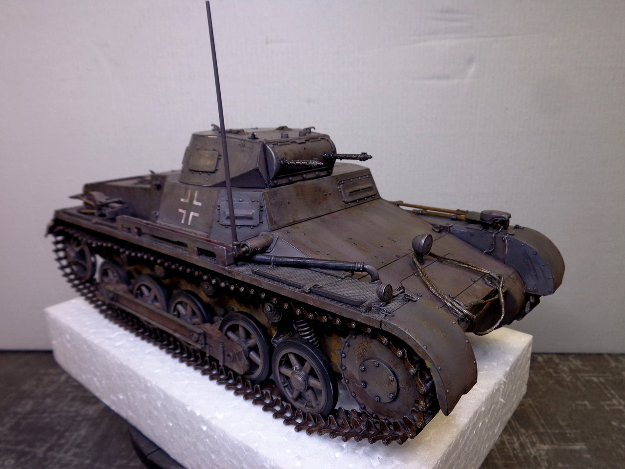 Panzer I Ausf B - Takom - 1/16 Y7XqRb-13