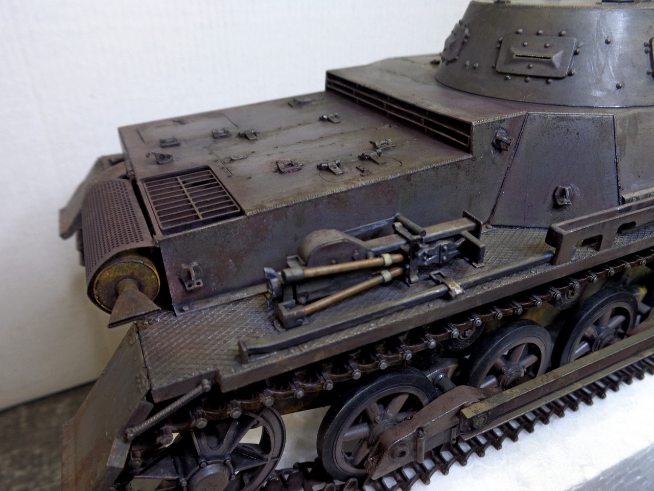 Panzer I Ausf B - Takom - 1/16 E8XqRb-8