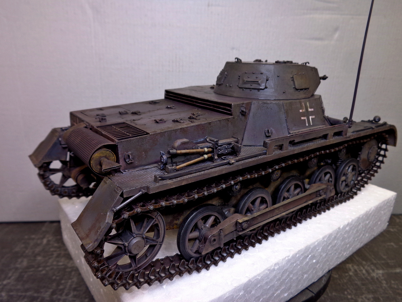 Panzer I Ausf B - Takom - 1/16 H8XqRb-5