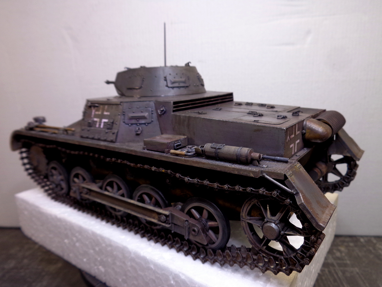 Panzer I Ausf B - Takom - 1/16 K8XqRb-3