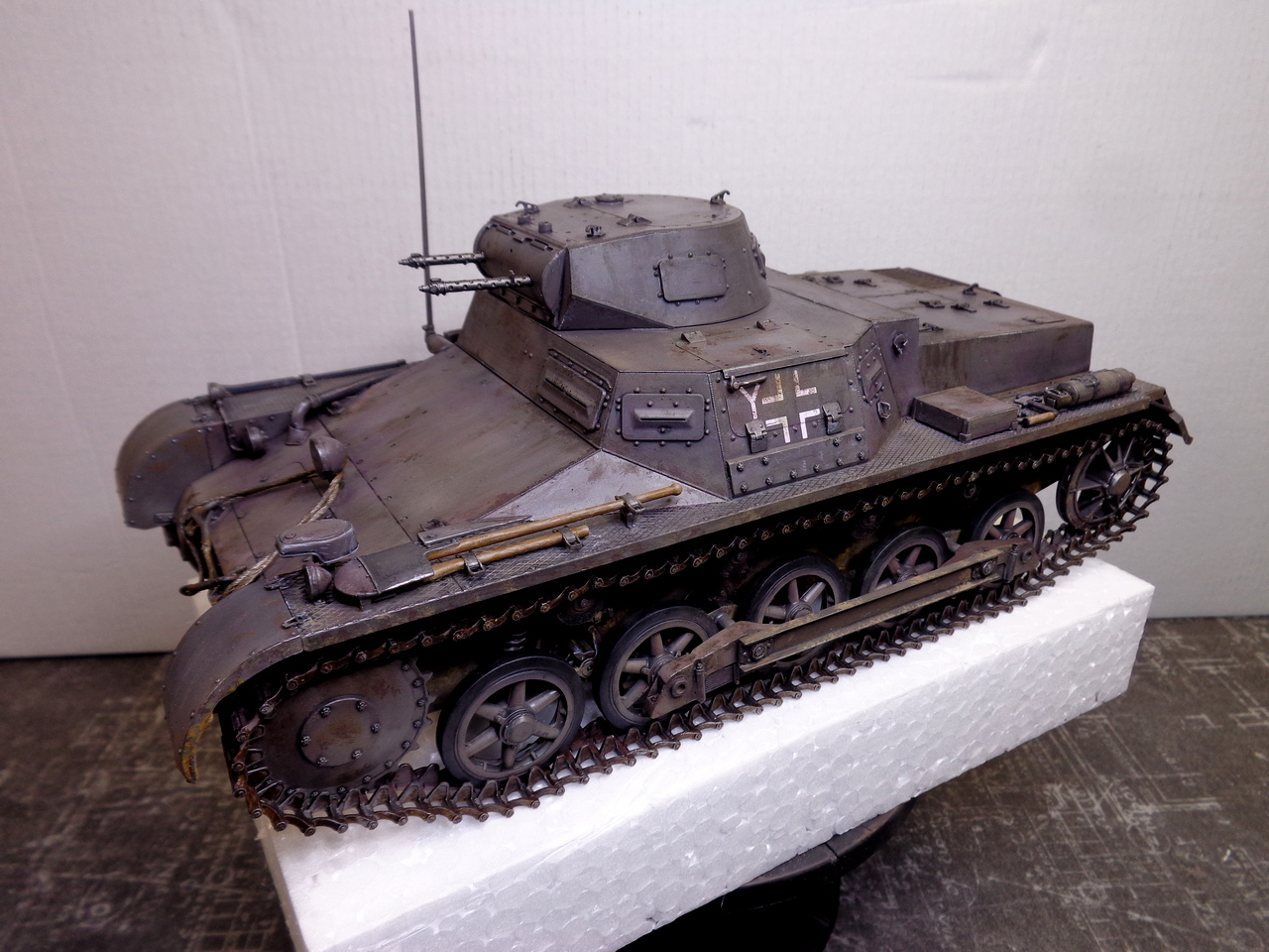Panzer I Ausf B - Takom - 1/16 N8XqRb-1
