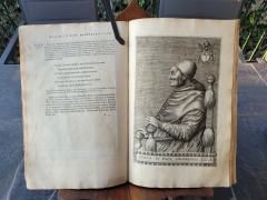 LIVRE ANCIEN in-folio XVIme 1586  louanges et portraits des 27 grands pontifes.......... - 20240113_162152