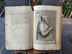 LIVRE ANCIEN in-folio XVIme 1586  louanges et portraits des 27 grands pontifes.......... - 20240113_162229