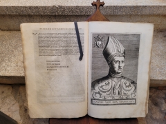 LIVRE ANCIEN in-folio XVIme 1586  louanges et portraits des 27 grands pontifes.......... - 20240113_161430