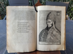 LIVRE ANCIEN in-folio XVIme 1586  louanges et portraits des 27 grands pontifes.......... - 20240113_162021