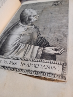 LIVRE ANCIEN in-folio XVIme 1586  louanges et portraits des 27 grands pontifes.......... - 20240114_192437