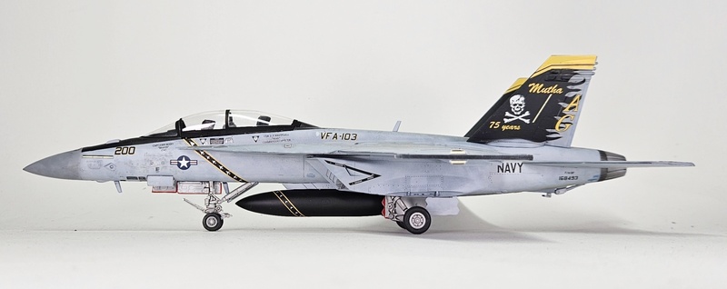 [Hasegawa] 1/72 - Boeing F/A-18F Super Hornet VFA-103 24050105113519477618399012