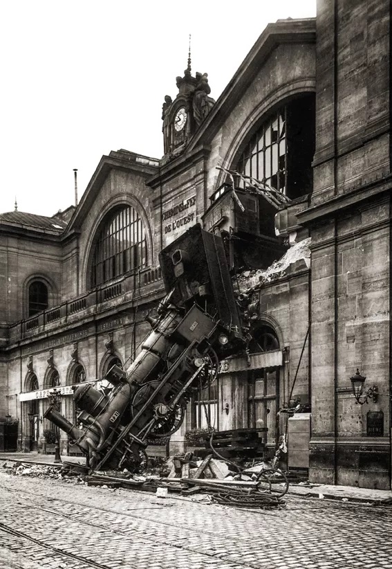 https://nsm09.casimages.com/img/2024/05/11//cT8fSb-accident-train-gere-montparnasse-paris-1985.jpg
