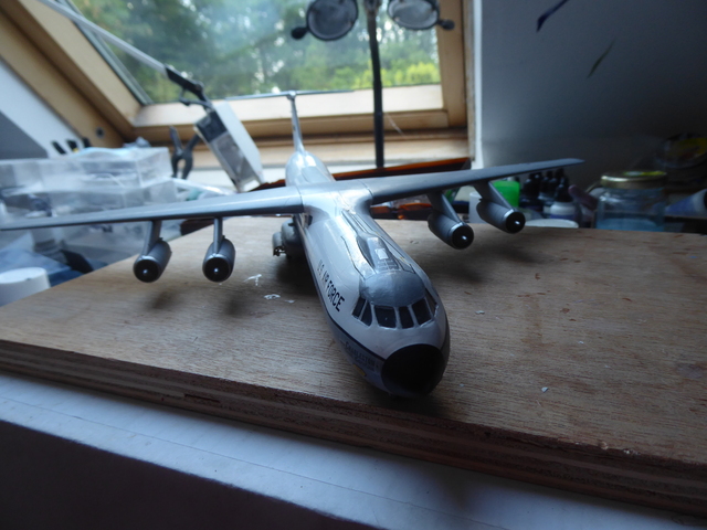 [Roden] 1/144 - Lockheed C-141B Starlifter Hanoi taxi  FNqiSb-P1180986