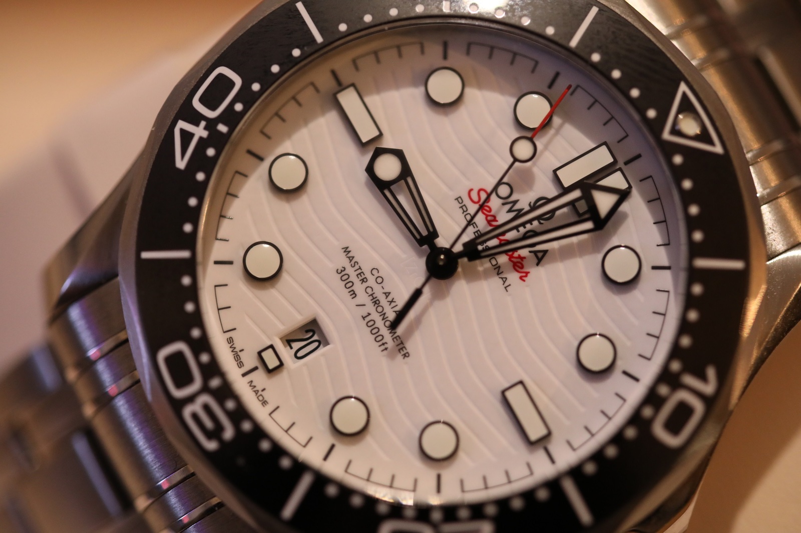 Feu de Seamaster 300 - tome 14 - Page 2 24052010292826584518409546