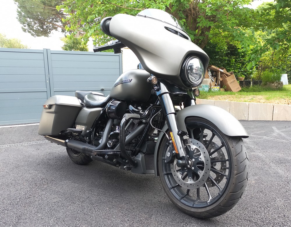 le Street Glide d'Ad33