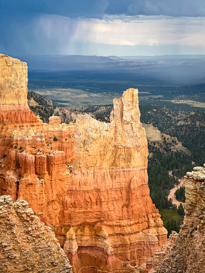 L'orage arrive sur Bryce 24061010282126165618419538