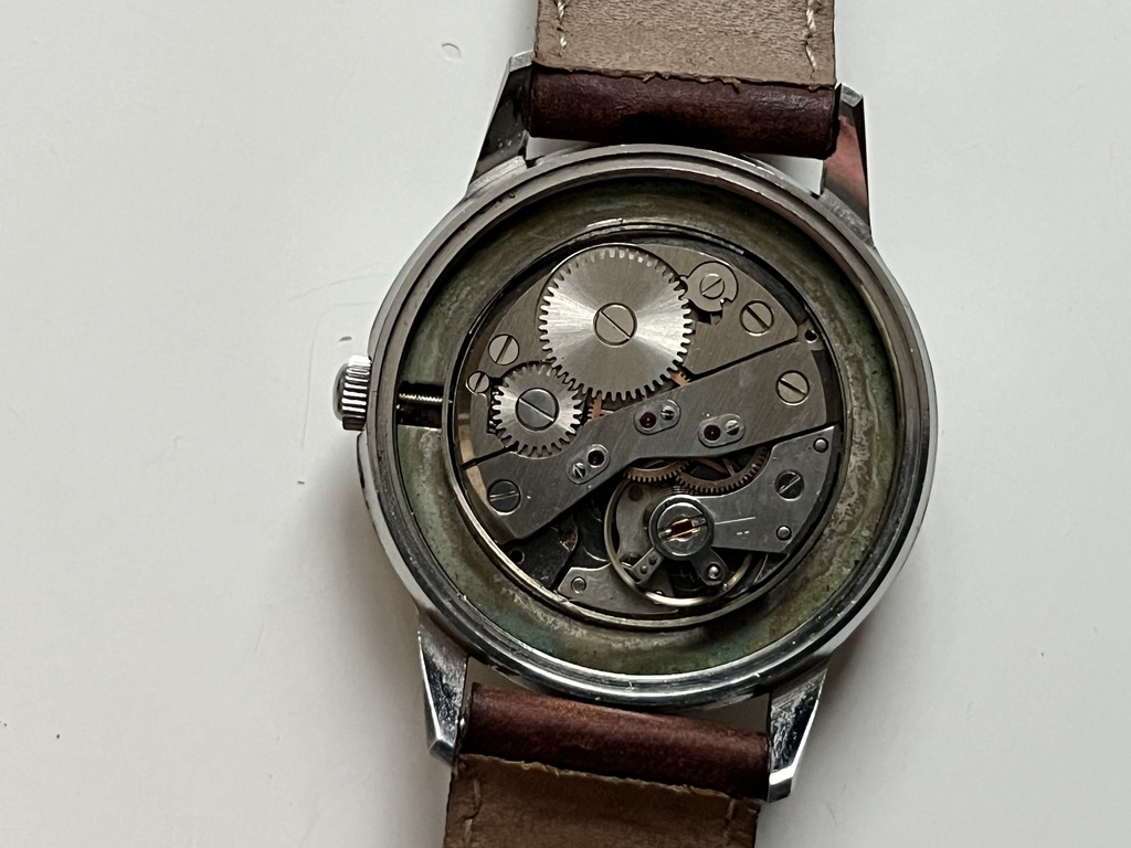 Les montres 3 aiguilles sans date à remontage automatic ou manuel grande trotteuse ou petite trotteuse des membres du forum MMPM - Page 2 YXrzSb-IMG-0229