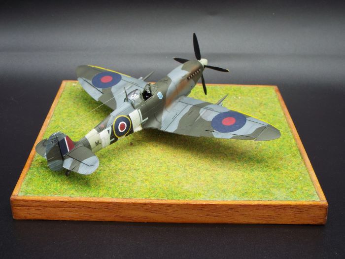 1/72 -SUPERMARINE SPITFIRE MKIX C - EDUARD - FIL ROUGE 2024 - MONTAGE TERMINE - Page 2 LRv3Sb-Spitfire-IX-9