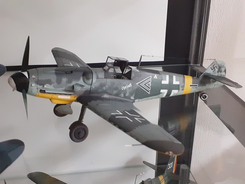 [Revell] 1/32 - Messerschmitt Bf 109 G-6 de Gerhard BARKHORN   (bf109)  24072206283024598718440076