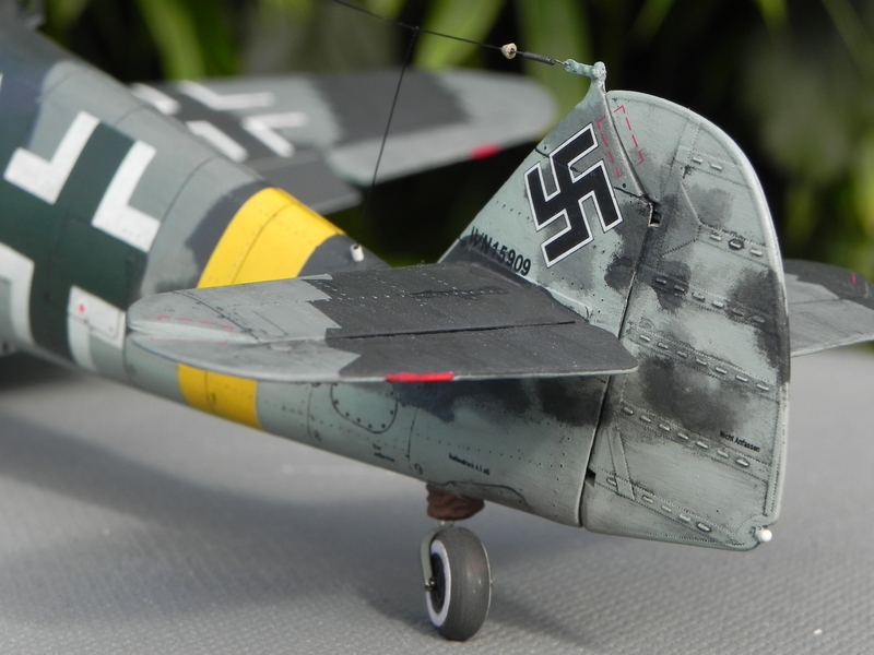 [Revell] 1/32 - Messerschmitt Bf 109 G-6 de Gerhard BARKHORN   (bf109)  DdW5Sb-G638