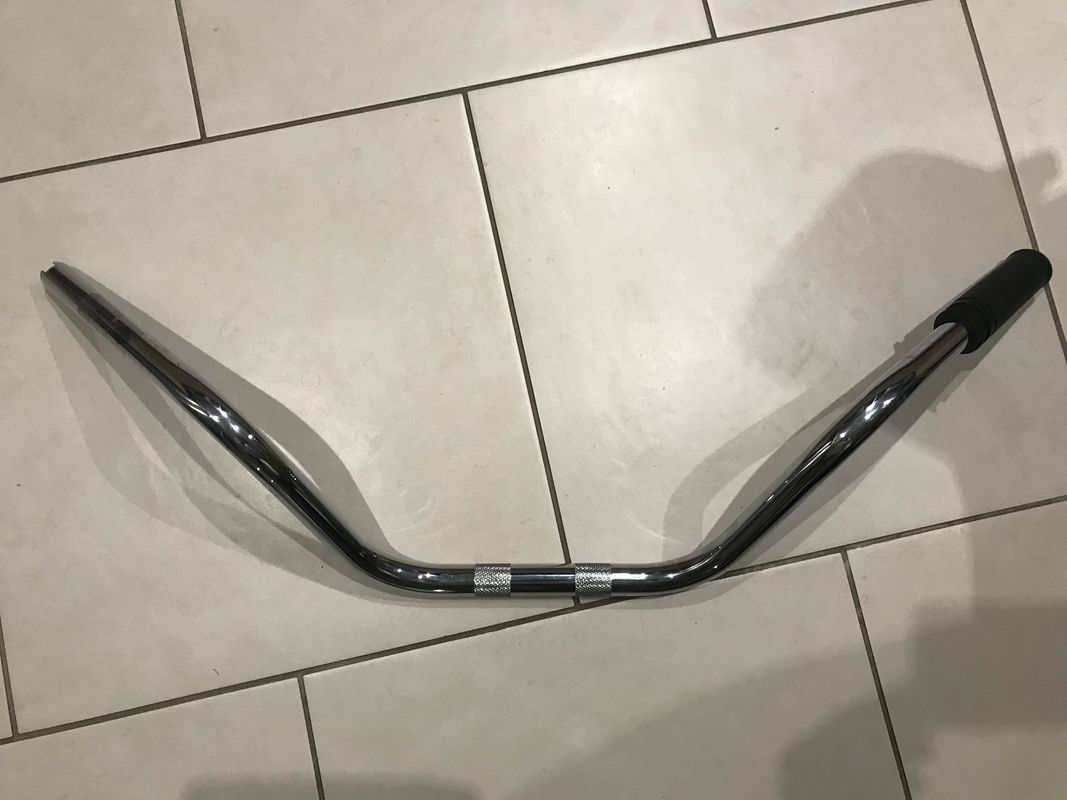 vends guidon  chromé OEM Harley 24072806095925376718442725