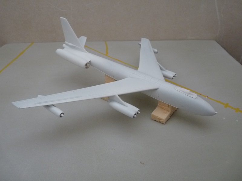 [Academy] 1/144 - Boeing  B-47 Stratojet ou plutôt CL-52 2408031157065669818446906