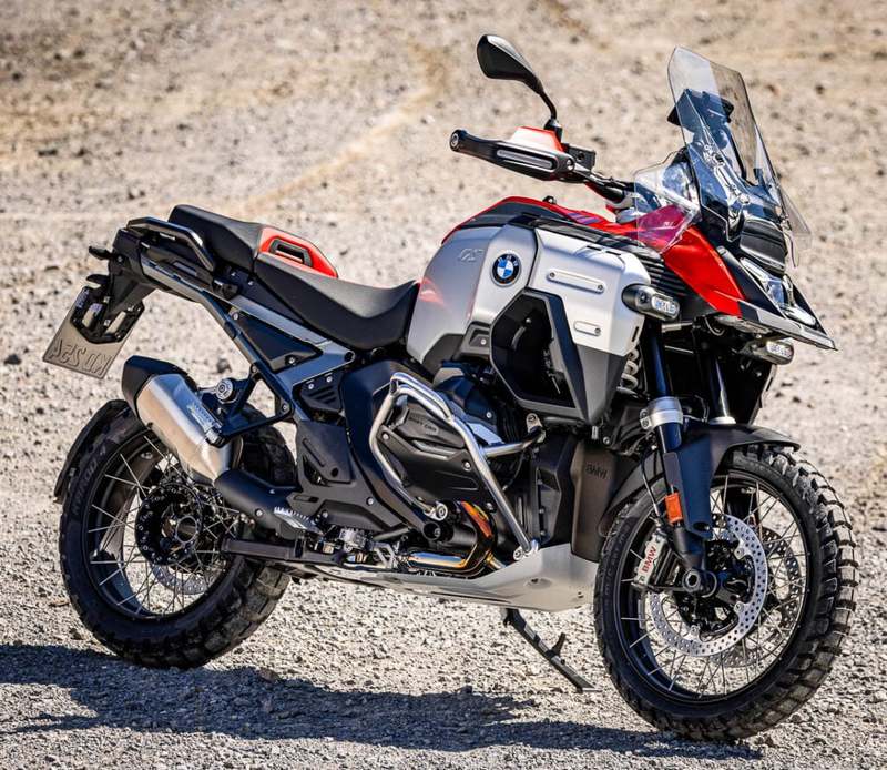 2025-BMW-r1300gs-adventure-specs-07-1024x889