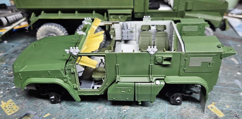 [Zvezda] 1/35 - Kamaz K-4386 Typhoon-VDV 24091107230719477618464693