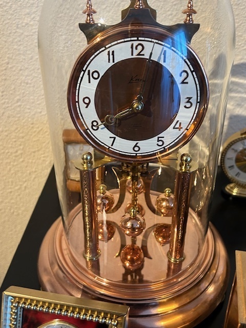 Qui s'intéresse aux horloges 400 jours ? 24091808083012050918466868