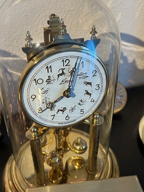 Qui s'intéresse aux horloges 400 jours ? 24091808083012050918466869