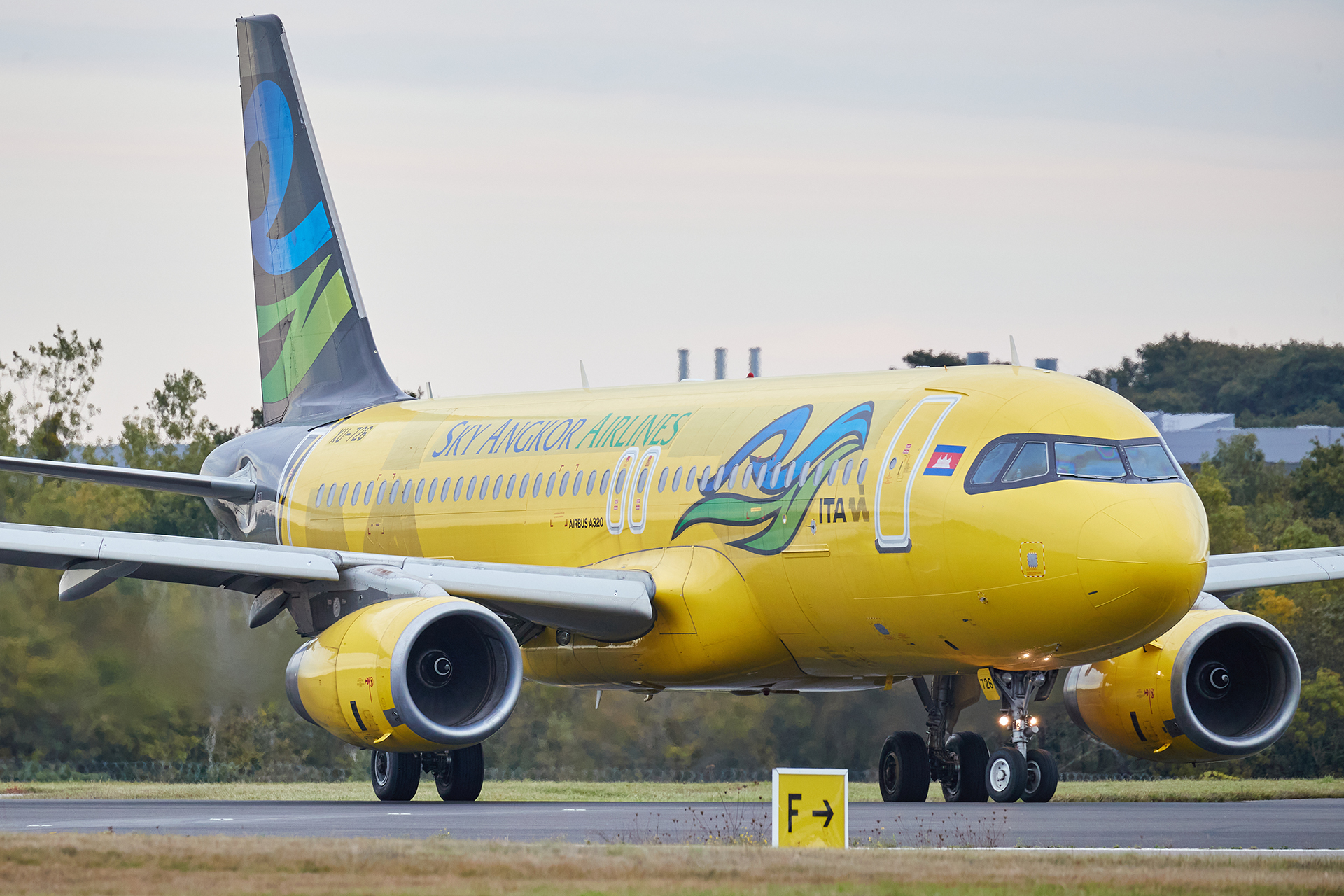 [28/09/2024] A320 Sky Angkor Airlines (XU-726) KfzXSb-GRX-9822