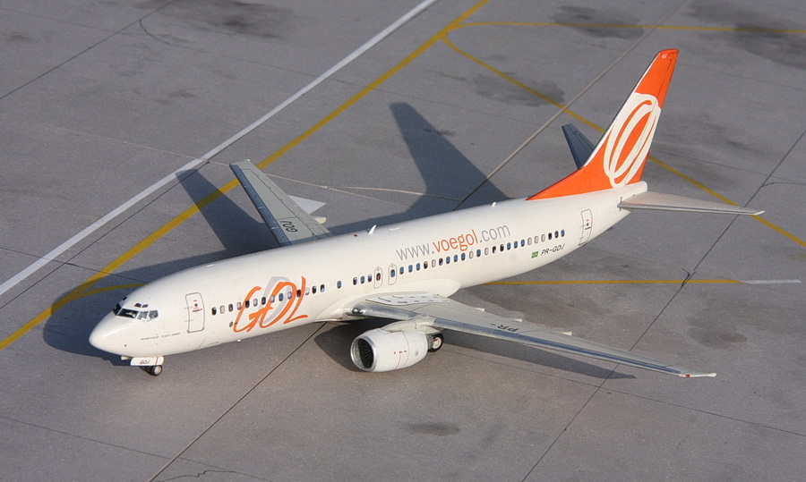Revell Boeing 737-800 - GOL (Brazil) - 1/144th scale - Ready