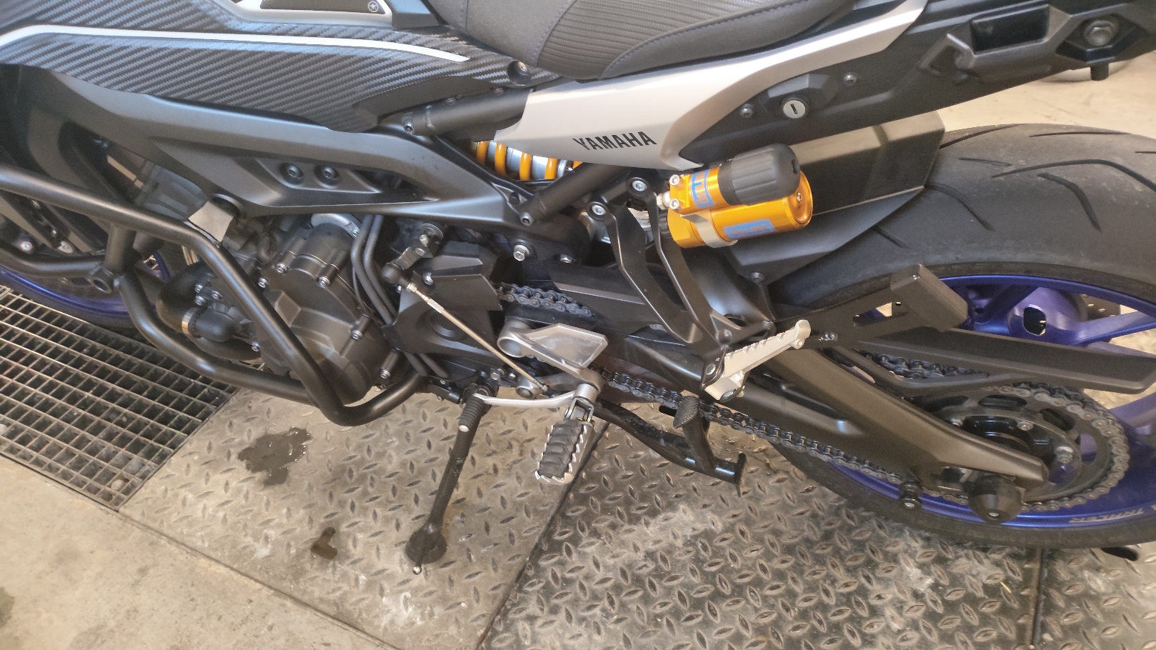 fourche KYB et amortisseur Ohlins de la mt09 SP 2018 sur une Tracer de 2015 241120050607744818495765