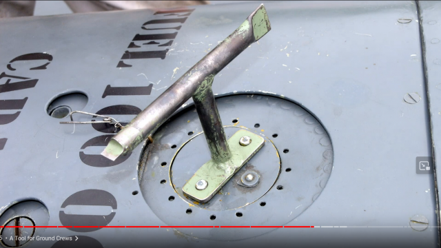 Spitfire V - fuel hole 04