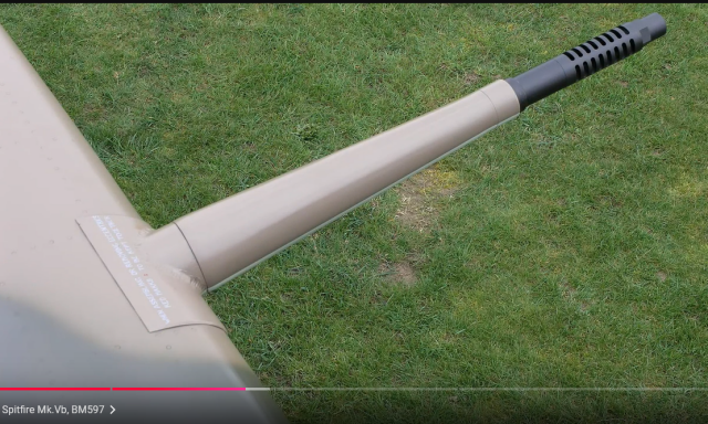 Spitfire V - Canon muzzle 02