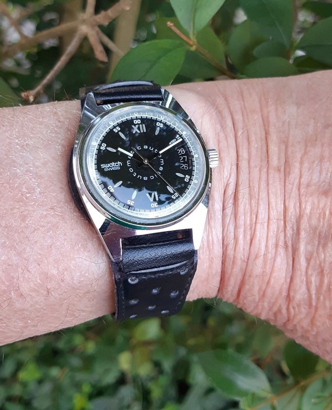 Les Swatch automatiques ont-elles droit à une seconde vie ? - Page 2 YaJ4Ub-NOIRE2