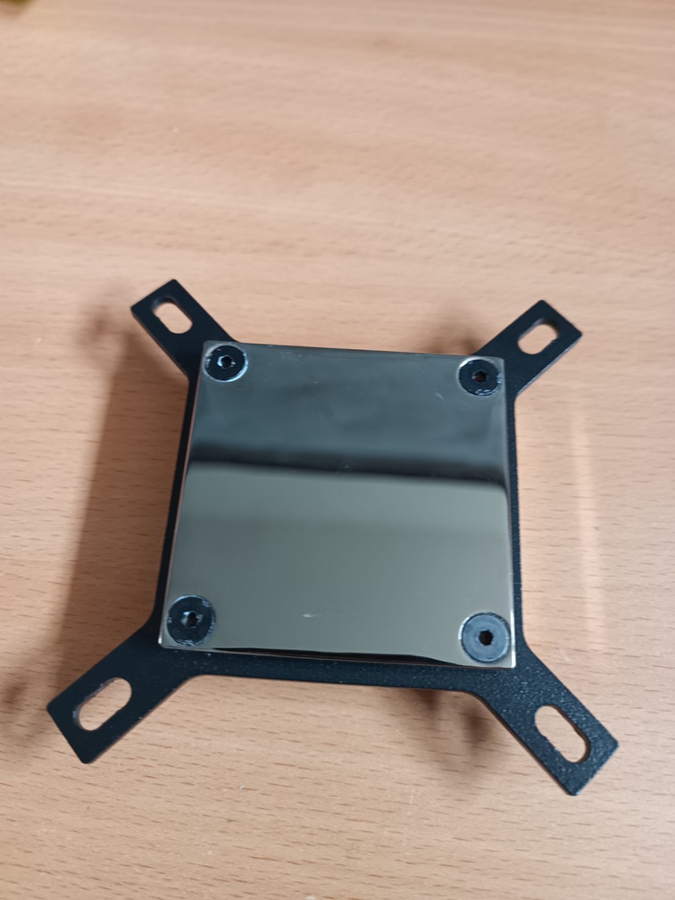 EK_SUPREMACY_EVO_Surface