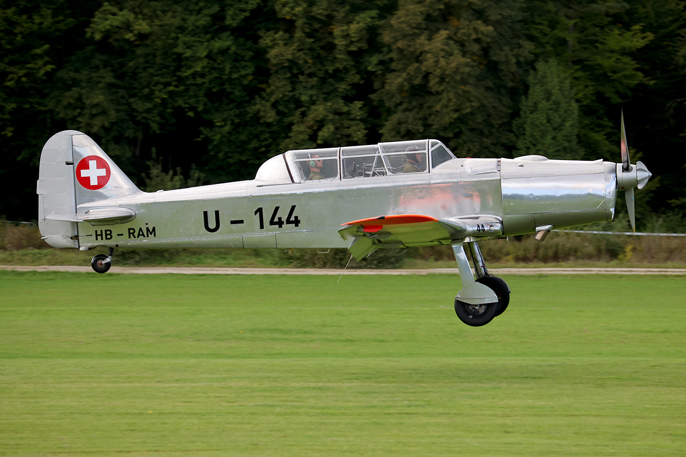 1610 Pilatus P2-6 HB-RAM 1400