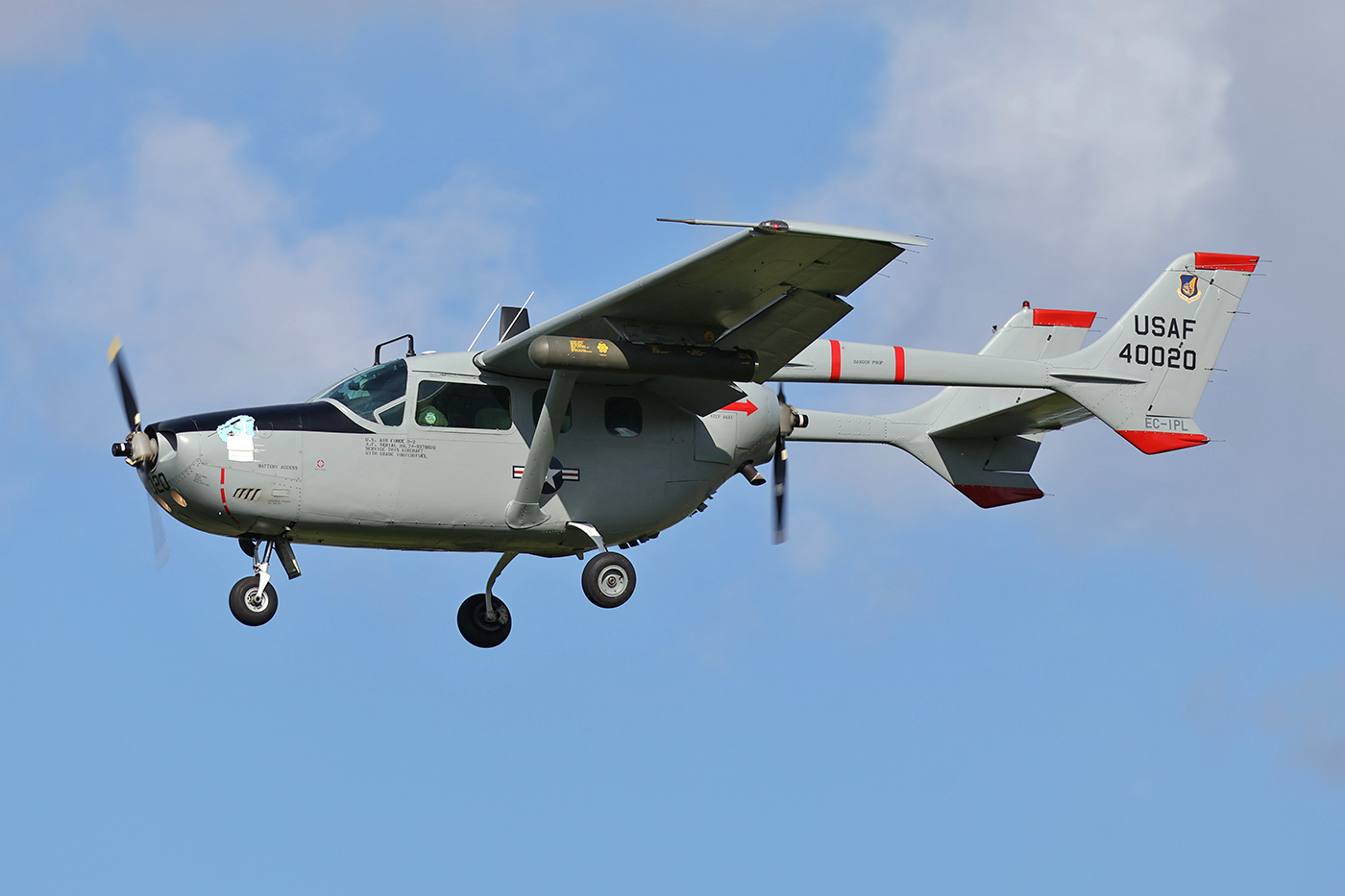 6846 Cessna Skymaster EC-IPL 1400