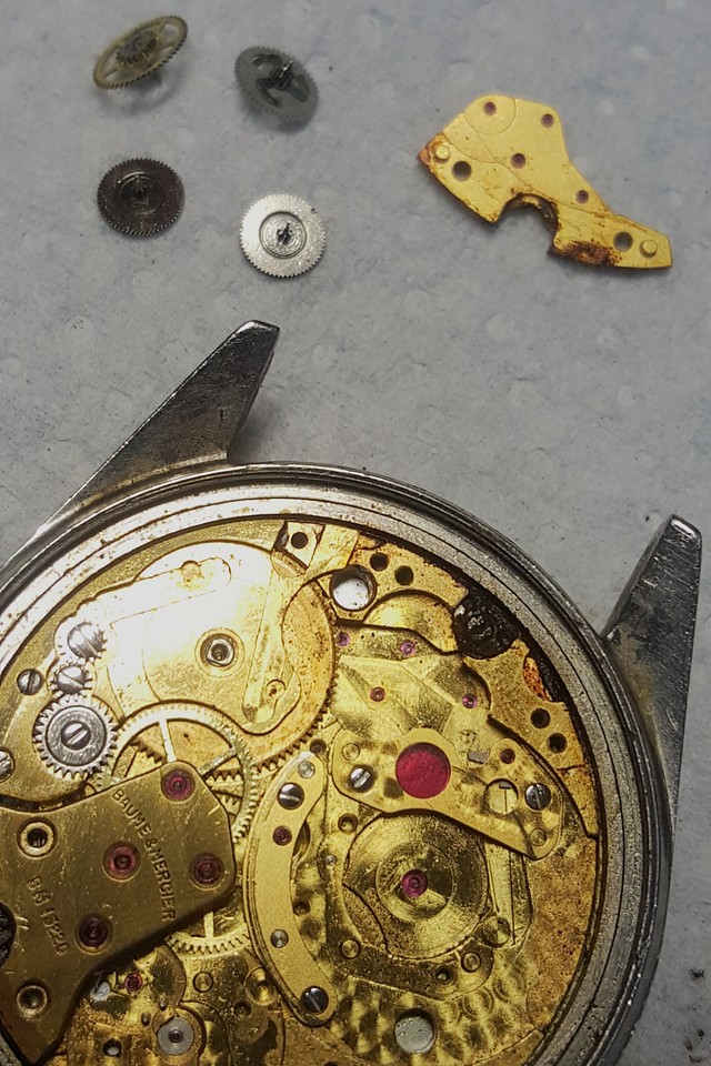 Il aura fallu de la patience pour restaurer cette Baume et Mercier à micro rotor 25110412172614657918661160