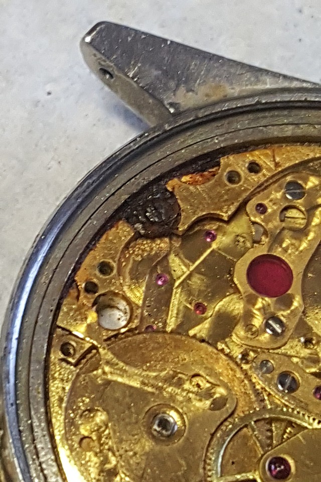 Il aura fallu de la patience pour restaurer cette Baume et Mercier à micro rotor 25110412172714657918661161