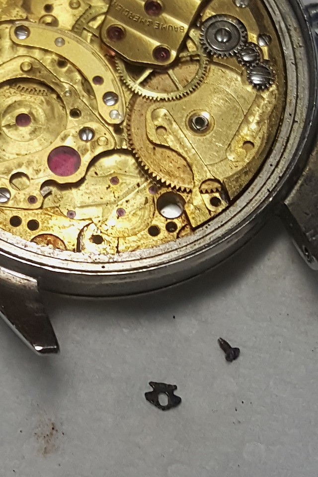 Il aura fallu de la patience pour restaurer cette Baume et Mercier à micro rotor 25110412172714657918661162