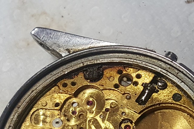 Il aura fallu de la patience pour restaurer cette Baume et Mercier à micro rotor 25110412183714657918661165