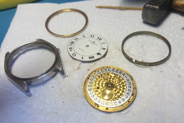 Il aura fallu de la patience pour restaurer cette Baume et Mercier à micro rotor 25110412183814657918661168