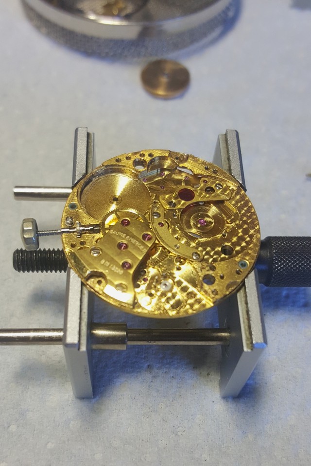 Il aura fallu de la patience pour restaurer cette Baume et Mercier à micro rotor 25111410364414657918666778