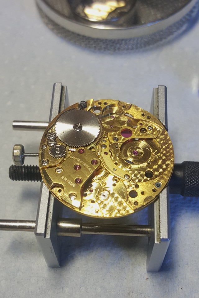Il aura fallu de la patience pour restaurer cette Baume et Mercier à micro rotor 25111410364514657918666779