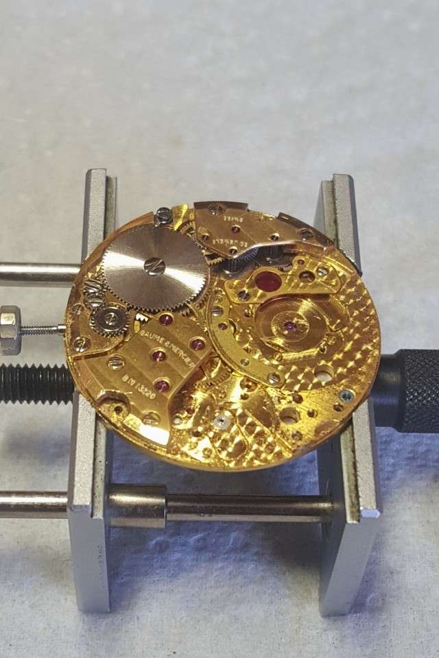 Il aura fallu de la patience pour restaurer cette Baume et Mercier à micro rotor 25111410364514657918666781