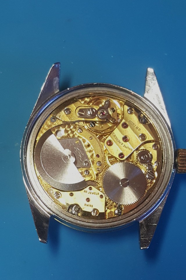 Il aura fallu de la patience pour restaurer cette Baume et Mercier à micro rotor 25111410375014657918666785