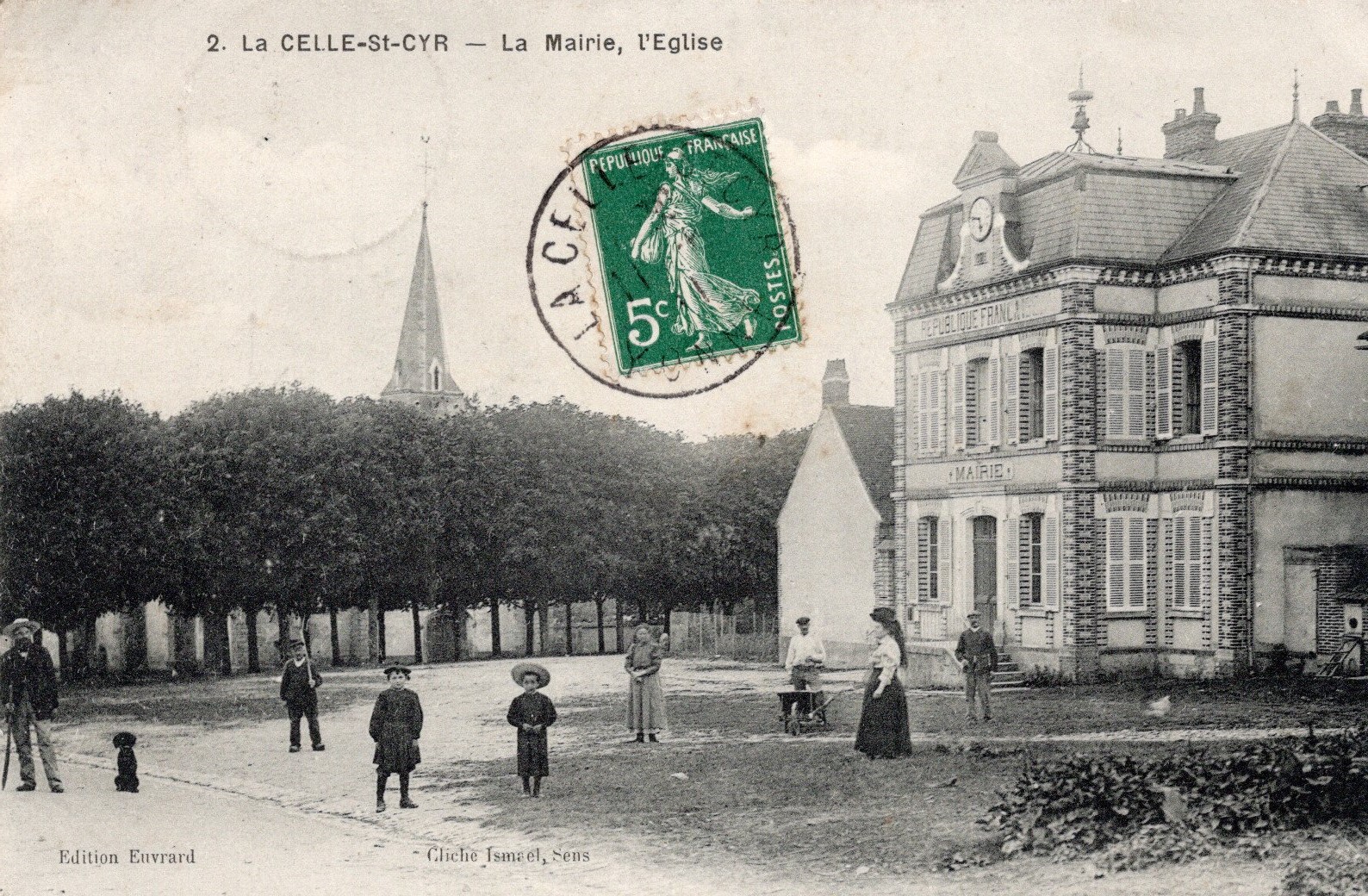 cartes postales anciennes - 5-37 la mairie et l'eglise 21