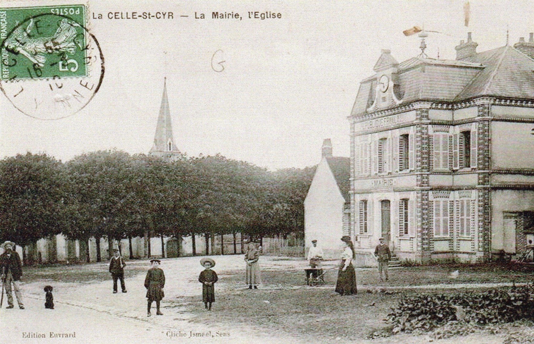 cartes postales anciennes - 5-372 la mairie et l'eglise20